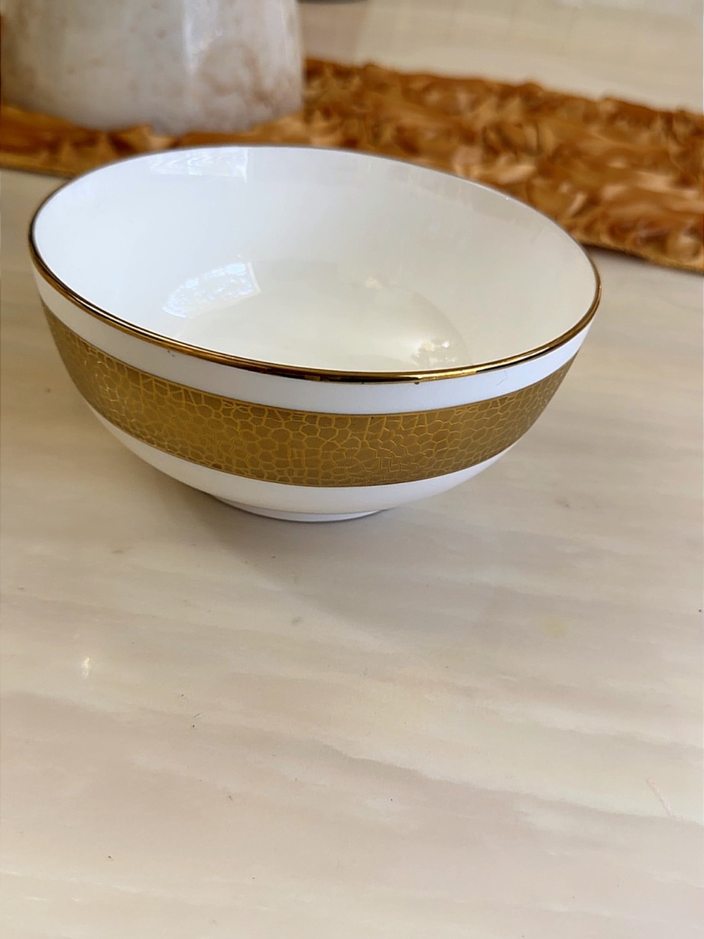4White and Gold Decorative Serving Bowl - Elegant Home Dining Accent